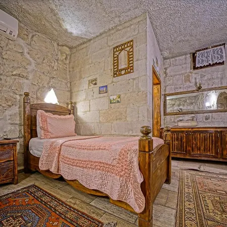 Maccan Cave Hotel 2*