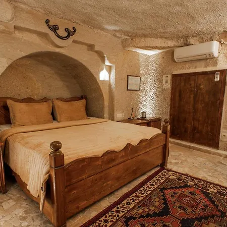 Maccan Cave מלון