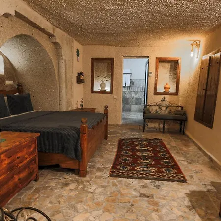 Maccan Cave גורמה