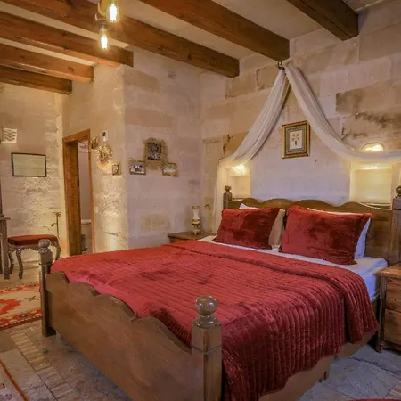 Maccan Cave Hotel
