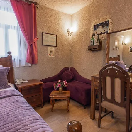 Maccan Cave Hotel 2*