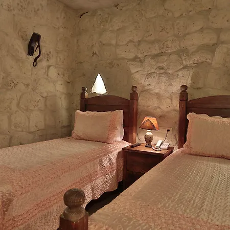 Maccan Cave גורמה