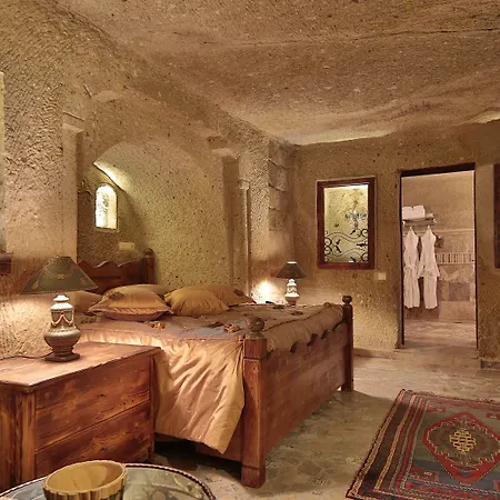 Maccan Cave מלון