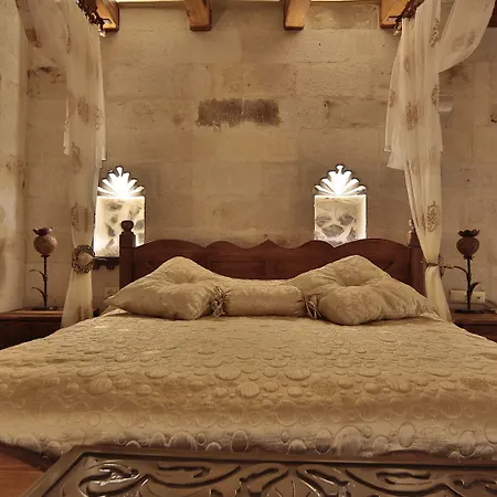 Maccan Cave Hotel