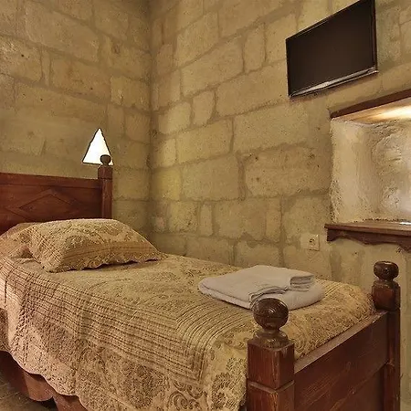 Maccan Cave Hotel 2*